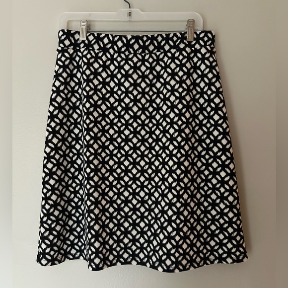 Le Lis Women's A-Line Skirt W/Zip Pockets Size L - Picture 2 of 9